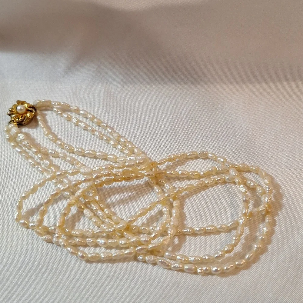 #35 3 Strand of vintage salt water pearls - Picture 2 of 5